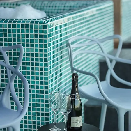 Superior Jacuzzi & View